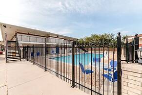 Motel 6 San Antonio, TX - South WW White Rd