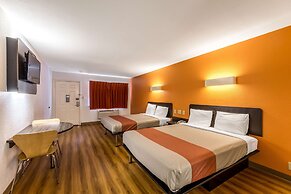 Motel 6 San Antonio, TX - South WW White Rd