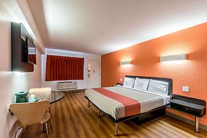 Motel 6 San Antonio, TX - South WW White Rd