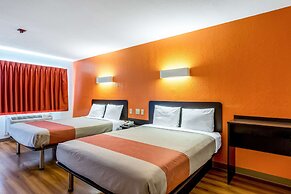 Motel 6 San Antonio, TX - South WW White Rd