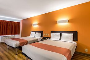 Motel 6 San Antonio, TX - South WW White Rd