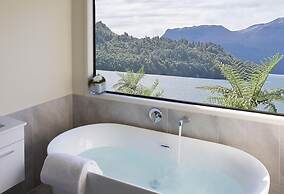 Solitaire Lodge