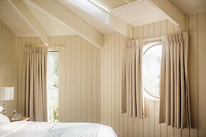 Solitaire Lodge