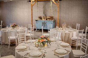 Holiday Inn Milwaukee Riverfront by IHG