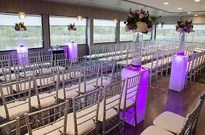 Holiday Inn Milwaukee Riverfront by IHG