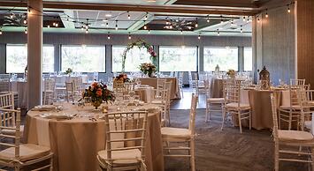 Holiday Inn Milwaukee Riverfront by IHG