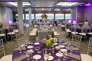 Holiday Inn Milwaukee Riverfront by IHG