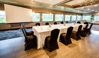 Holiday Inn Milwaukee Riverfront by IHG