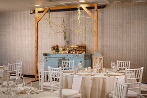 Holiday Inn Milwaukee Riverfront by IHG