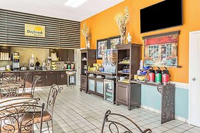 Days Inn by Wyndham Lake Park/Valdosta