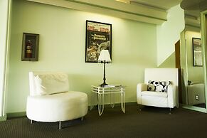 Hollywood Celebrity Hotel