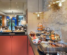 Dauphine Saint Germain Hotel