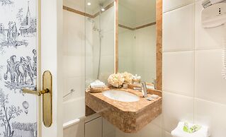 Dauphine Saint Germain Hotel