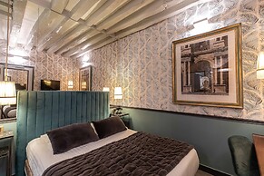 Dauphine Saint Germain Hotel