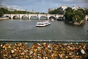 Dauphine Saint Germain Hotel