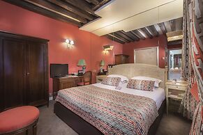 Dauphine Saint Germain Hotel