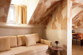 Dauphine Saint Germain Hotel