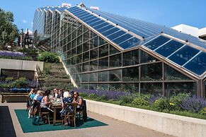 Days Inn by Wyndham Edmonton Downtown