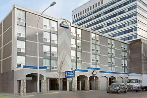 Days Inn by Wyndham Edmonton Downtown