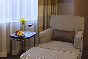 The Plaza Hotel Columbus at Capital Square