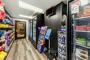 Clarion Hotel Anaheim Resort