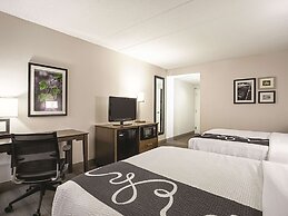 La Quinta Inn & Suites by Wyndham Baltimore N / White Marsh