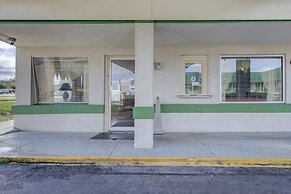 OYO Hotel Douglas GA US-441