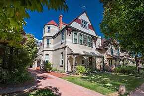 Queen Anne Bed And Breakfast