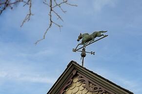 Queen Anne Bed And Breakfast