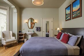 Queen Anne Bed And Breakfast