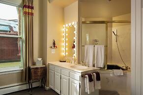 Queen Anne Bed And Breakfast