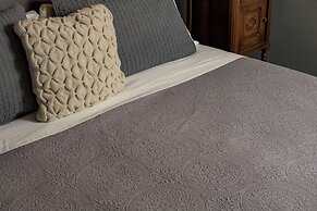 Queen Anne Bed And Breakfast