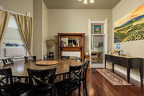 Queen Anne Bed And Breakfast