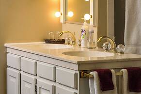 Queen Anne Bed And Breakfast