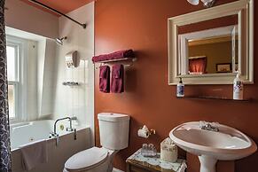 Queen Anne Bed And Breakfast