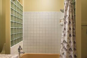 Queen Anne Bed And Breakfast