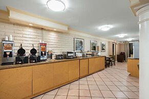 La Quinta Inn by Wyndham Phoenix Sky Harbor Airport