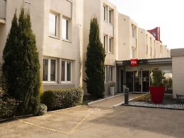 ibis Arles