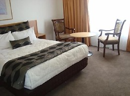 Airport Travel Air Motor Inn