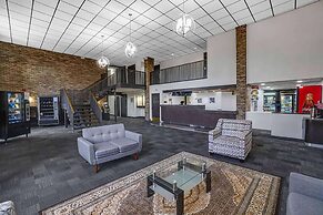 Travelodge by Wyndham Vernon CT