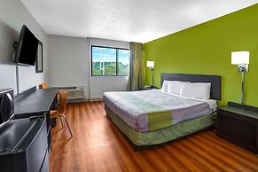 Travelodge by Wyndham Vernon CT
