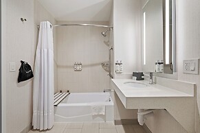 Holiday Inn Oxnard – Ventura by IHG