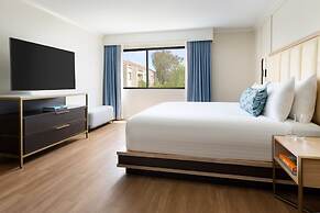 The Anza - A Calabasas Hotel