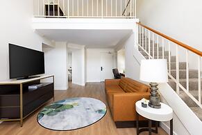 The Anza - A Calabasas Hotel