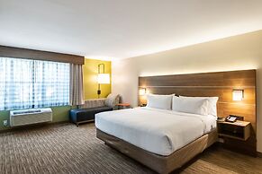 Holiday Inn Express & Suites Camarillo by IHG