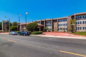 Holiday Inn Express & Suites Camarillo by IHG