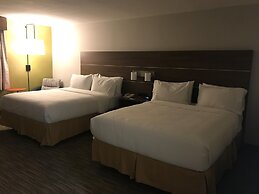 Holiday Inn Express & Suites Camarillo by IHG