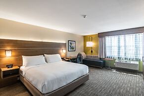 Holiday Inn Express & Suites Camarillo by IHG