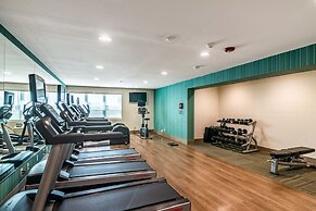Holiday Inn Express & Suites Camarillo by IHG