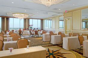 DoubleTree by Hilton Torrance - South Bay